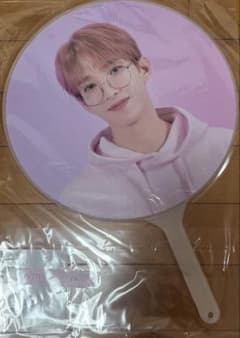 SEVENTEEN ペンミ LOVE ドギョム うちわのサムネイル