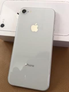 30,000円新品❗️iPhone 8 Silver 64 GB SIMフリーのサムネイル