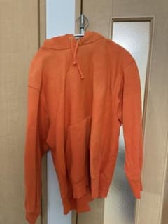 オレンジ フード付きパーカーのサムネイル