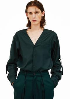 esc studio v neck
