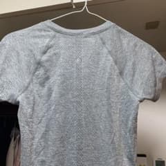 lululemon 半袖 トレーニングシャツ グレーのサムネイル