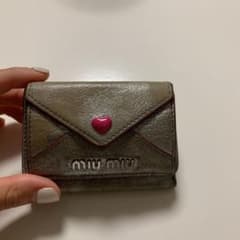 miumiuおりたたみminiお財布。のサムネイル