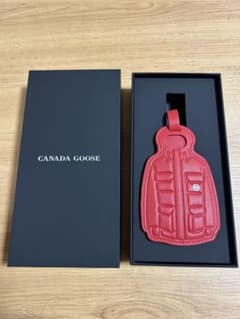 【箱なし】CANADA GOOSE ネームタグ レッドのサムネイル