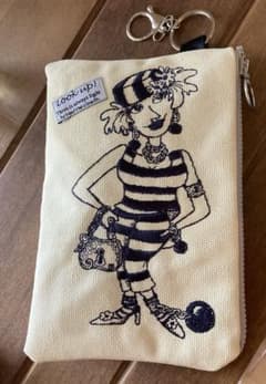 ロラライハリス☆帆布☆刺繍☆ホルダーつきポーチ - メルカリ