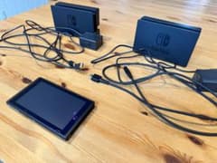 Nintendo Switch 本体 ドック2個付 初期化済 - メルカリ