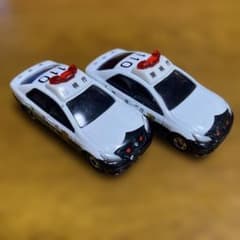 トミカ パトカー 2台セットのサムネイル