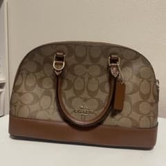 coach シグネチャー　ショルダーバッグ　ハンドバッグ【値下げ中】のサムネイル