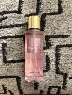 Victoria's Secret Velvet Petals ボディミストのサムネイル