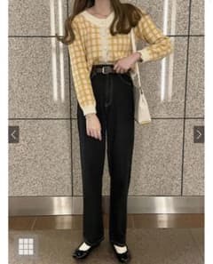 テーパードデニムパンツのサムネイル