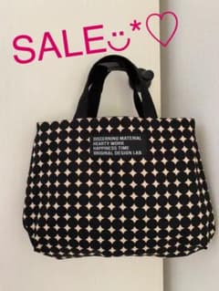 ハンドメイド　ダーツ入りトートバッグ　ドットのサムネイル
