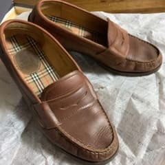BURBERRY ローファー美品メンズシューズのサムネイル