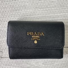 PRADA ブラック 三つ折り財布のサムネイル