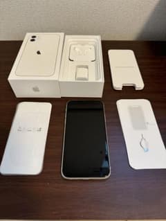 iPhone 11 ホワイト 128GB SIMフリーのサムネイル