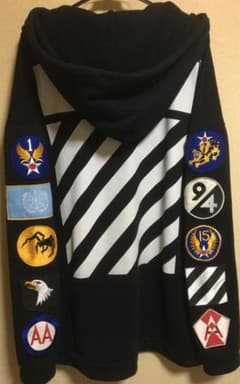 off-white パーカーのサムネイル