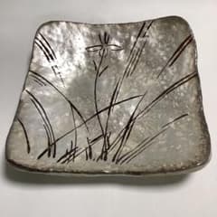 蔵珍窯 【魯山人写し】銀彩草花文角向付四方皿 ② 蔵珍窯【魯山人写し】銀彩草花文角向付四方皿 ① - メルカリ