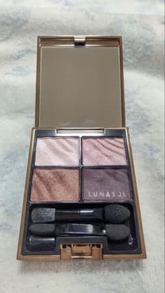 Thumbnail of ルナソル ベルベットフルアイズ 01 Deep Bordeaux Velvet