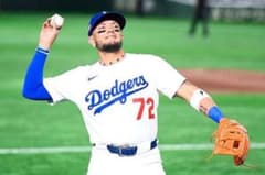 2025東京シリーズ限定ドジャース ミゲル・ロハス選手オーセンティック