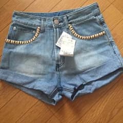 アンビー スタッズ付ショートパンツのサムネイル