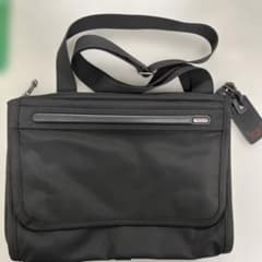 TUMI トゥミ　スリムメッセンジャーバッグのサムネイル