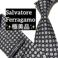 極美品 フェラガモ ネクタイ ブラック 花柄 総柄 - メルカリ