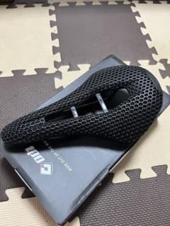 美品　odi 3Dサドルのサムネイル