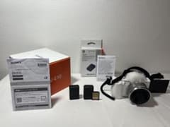 SONY ZV-E10Lホワイト+ バッテリー2個 + SDカード 64GBのサムネイル