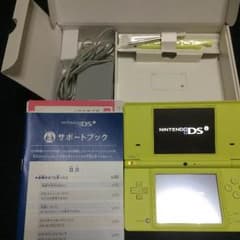 期間限定値下げ。NINTENDO DSi ライムグリーン美品付属品全て付きます。のサムネイル