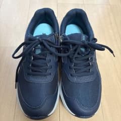 ⭐︎お値下げしました⭐︎asics 婦人ジッパー付き スニーカー24.5cmのサムネイル