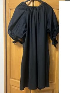 【美品】パフスリーブドッキングミディワンピースのサムネイル
