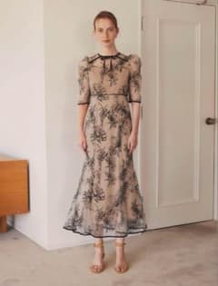 花柄刺繍フロントバックリボンパフスリーブマーメイドフレアロングワンピースドレスのサムネイル