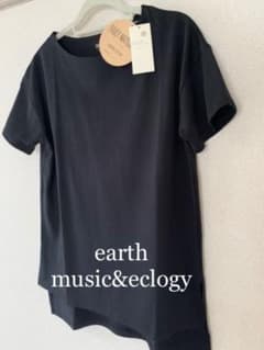 新品　アースミュージック&エコロジー　Ｔシャツ　黒のサムネイル