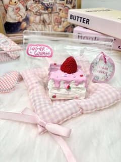 【水感】いちご ショートケーキ スクイーズ ピンク かわいい おもちゃ 捏捏のサムネイル