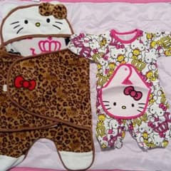 おくるみ&ロンパースHELLOKITTYのサムネイル