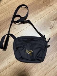 ARC'TERYX マンティス1 ブラック ショルダーバッグのサムネイル