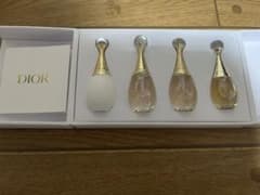 Dior ディオール　ノベルティ　バースデーギフト　ミニ香水セットのサムネイル