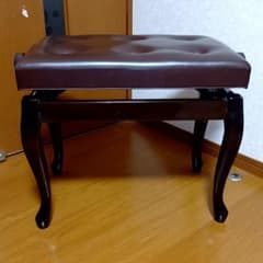 ピアノ椅子 高低自在 猫脚 ダークブラウン ピアノ椅子 高低自在椅子 木目艶猫脚 猫足 ブラウン 6つボタン - メルカリ