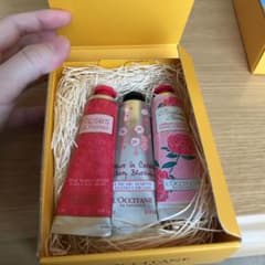 ロクシタン ハンドクリーム 3本セットのサムネイル