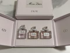 Miss Dior ミニ香水 3本セットのサムネイル