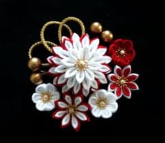 No.84/紅白/つまみ細工髪飾り/結婚式/成人式/卒業式/金/赤のサムネイル