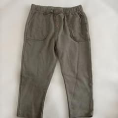 キッズ ロングパンツ カーキ　104センチ