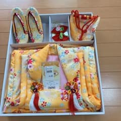 3歳七五三用の被布一式のサムネイル