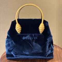 【ジバンシー】ネイビー ベルベット ハンドバッグのサムネイル