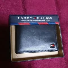 トミーヒルフィガー財布のサムネイル