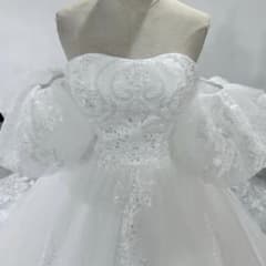 ウェディング　パフスリーブ　ドレスのサムネイル
