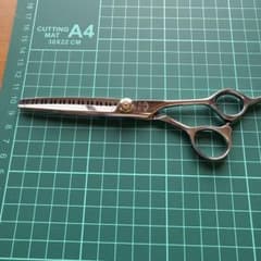 ☆神田文一商店 Jin セニングシザー梳きバサミ神田シザー☆理容・美容　レア物❗️のサムネイル