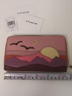 COACH レザー長財布 ピンク風景 山と太陽と2羽の野鳥 美品 - メルカリ