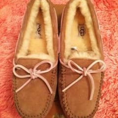 新品未使用＊UGG正規品24cmモカシンのサムネイル