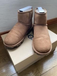 UGG アグ ムートンブーツw essential miniのサムネイル