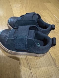 UGG シューズ ブラック キッズ 13.5のサムネイル