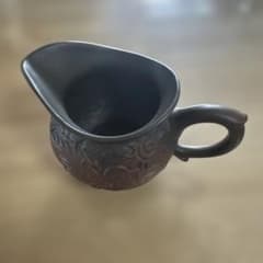 黒い陶器急須 彫刻模様 専用箱付きのサムネイル